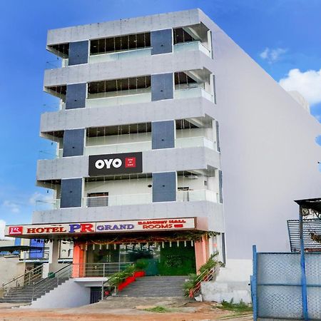 Hotel O Pr Grand Khammam ภายนอก รูปภาพ