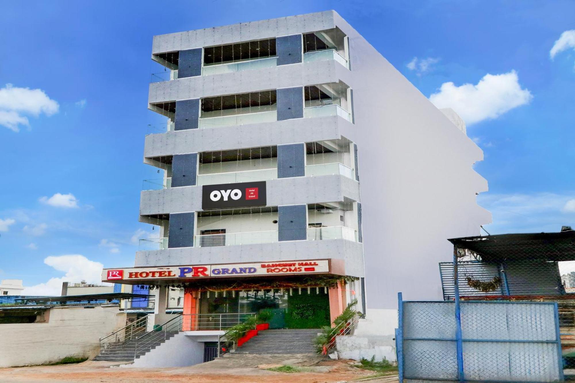Hotel O Pr Grand Khammam ภายนอก รูปภาพ