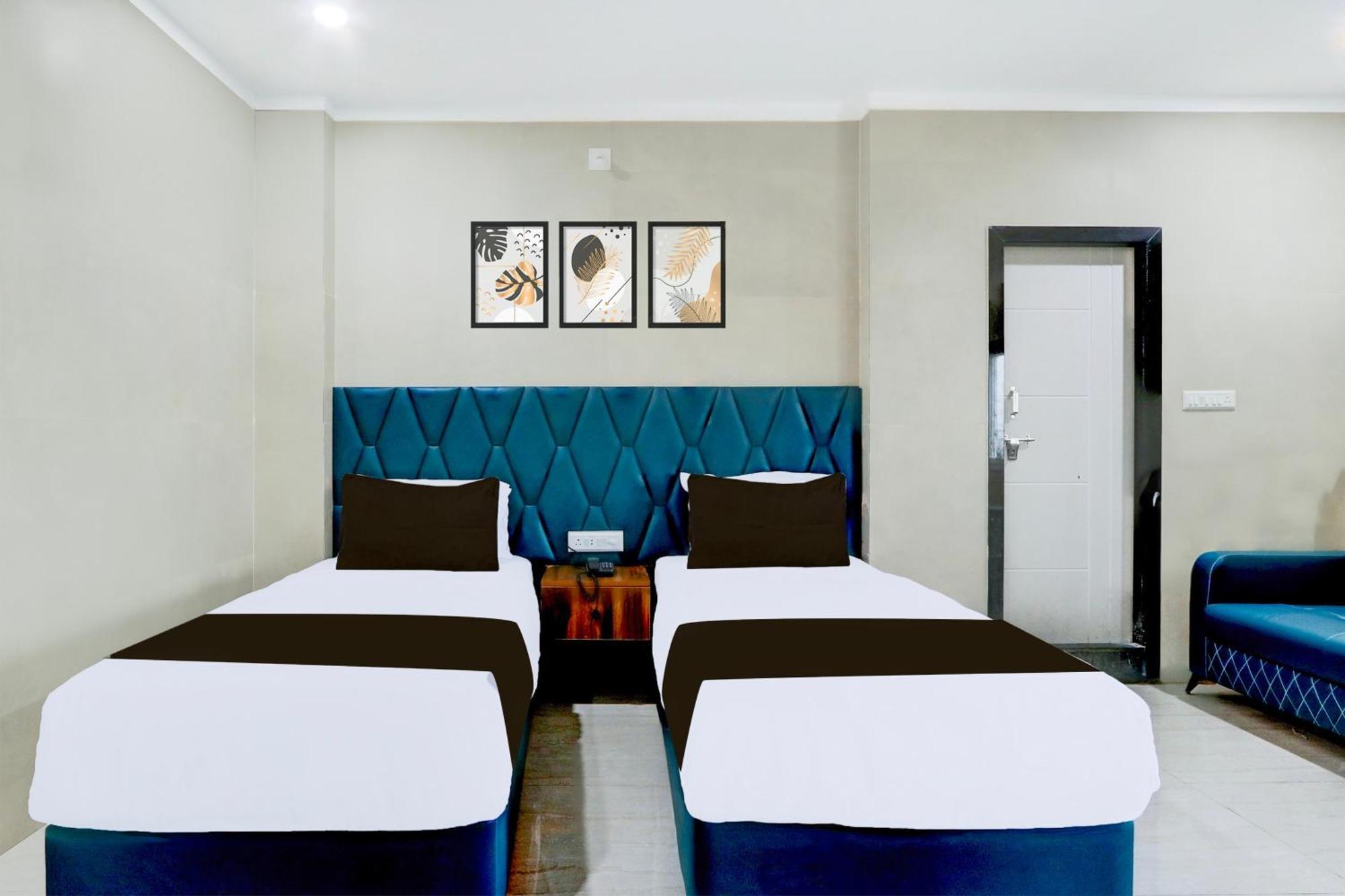 Hotel O Pr Grand Khammam ภายนอก รูปภาพ