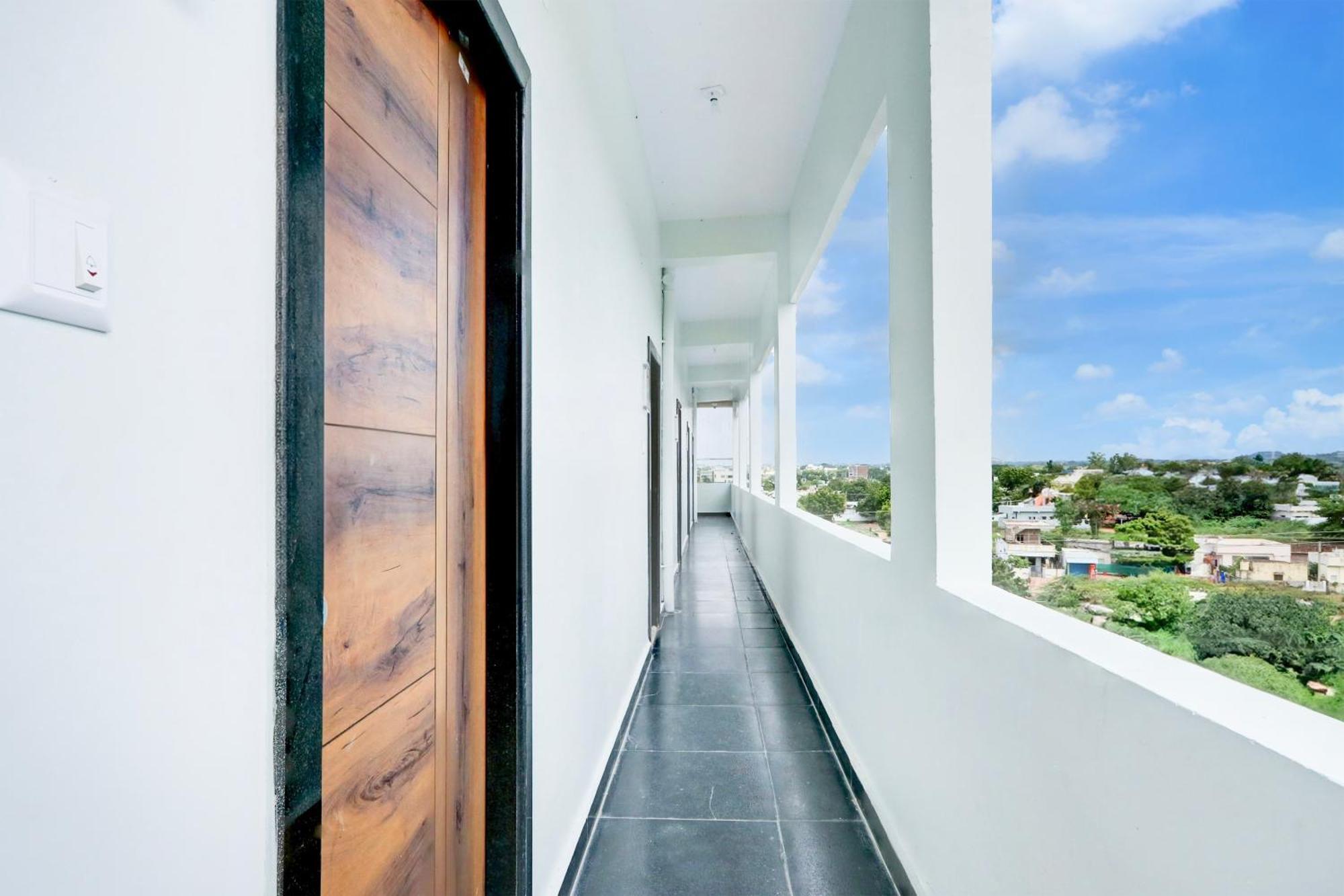 Hotel O Pr Grand Khammam ภายนอก รูปภาพ