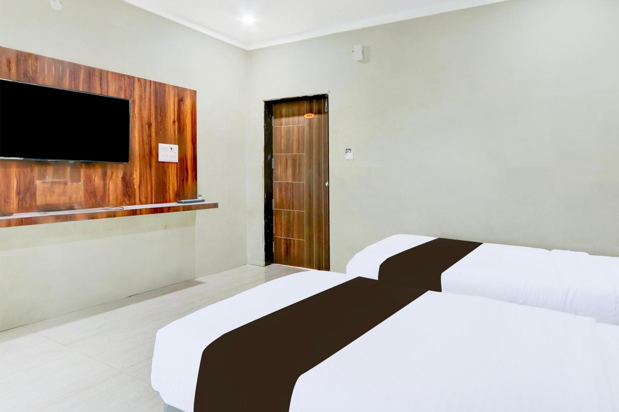 Hotel O Pr Grand Khammam ภายนอก รูปภาพ