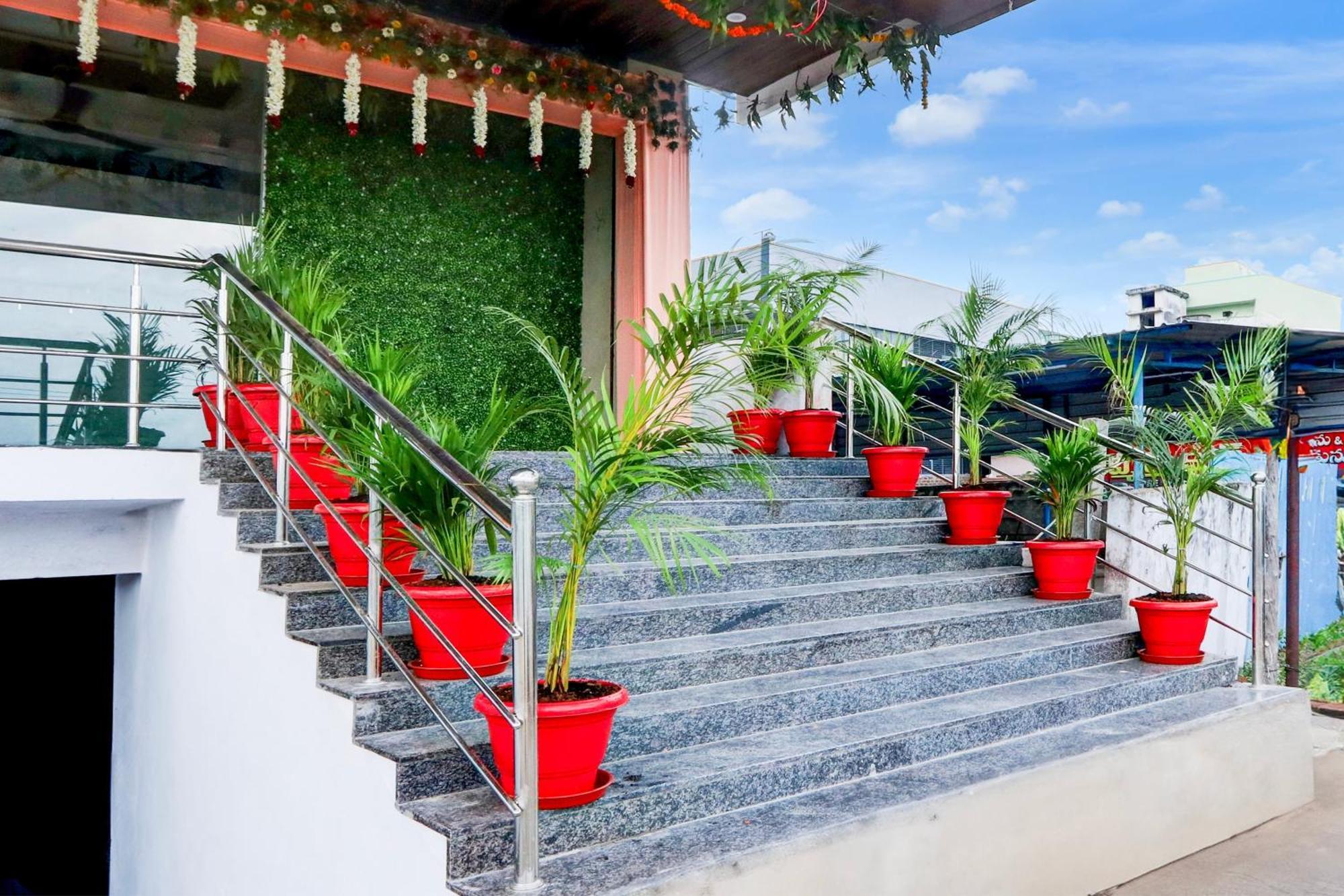 Hotel O Pr Grand Khammam ภายนอก รูปภาพ
