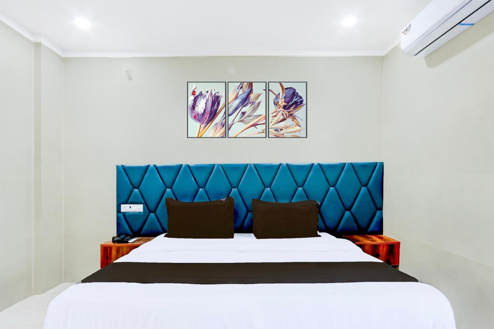Hotel O Pr Grand Khammam ภายนอก รูปภาพ